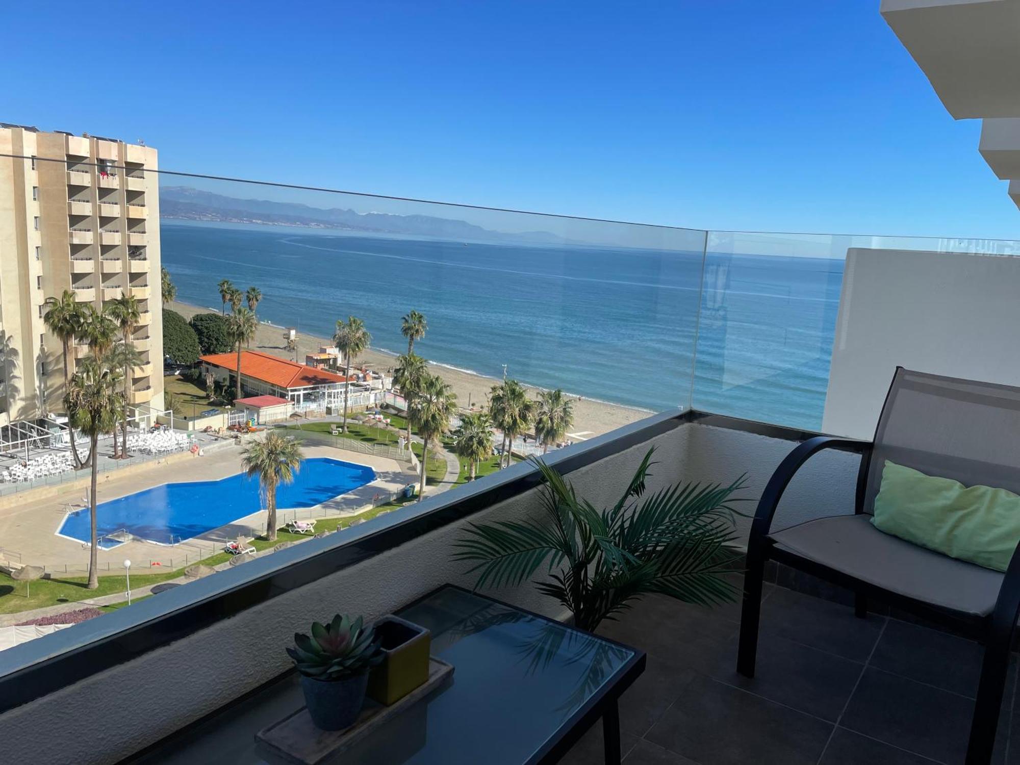 Apto a pie de playa con vistas increíbles! Torremolinos Exterior foto