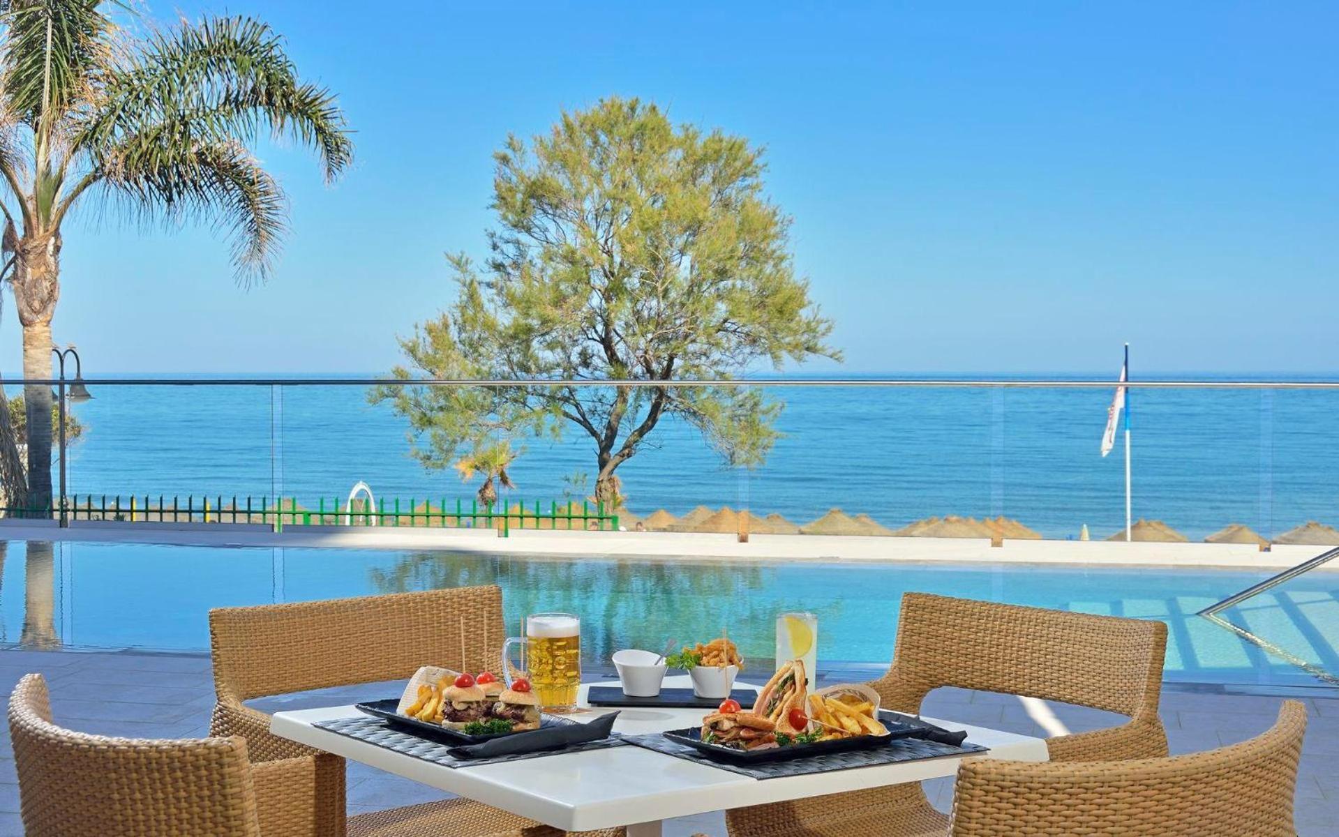 Apto a pie de playa con vistas increíbles! Torremolinos Exterior foto